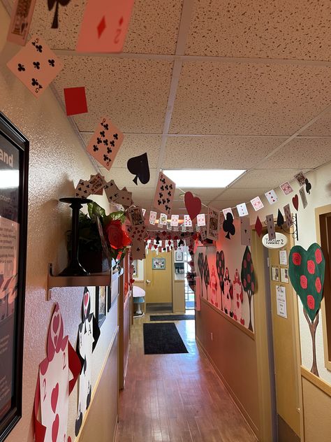 Queen Of Hearts Birthday Party Ideas, Queen Of Hearts Party Theme, Queen Of Hearts Decorations, Queen Of Hearts Alice In Wonderland, Queen Of Hearts Theme, Halloween Hallway, Sweetheart Dance, Descendants Movie, Royal Guards