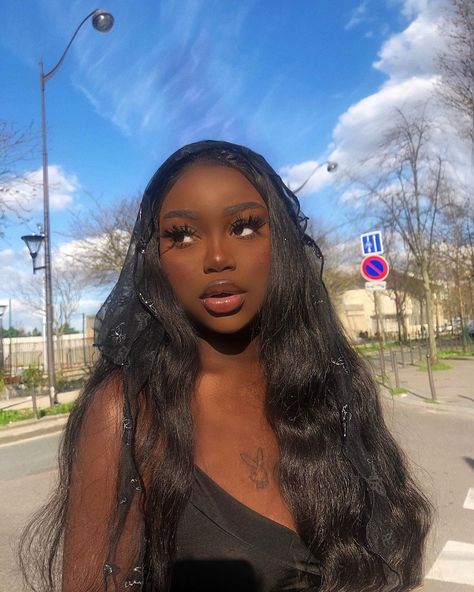 Dark Skin Beauty, Brown Skin Girls, Melanin Beauty, Beautiful Dark Skin, Black Skin, Grunge Hair, Girls Makeup, Black Girls Hairstyles, Black Is Beautiful