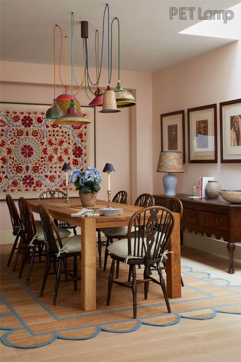 Dining Chairs Eclectic, Essen, Dining Room Anthropologie, Adobe Dining Room, Dining Room Inspiration Contemporary, Persian Dining Room, No Window Dining Room, Kitchen Painted Ceiling, Vintage Eclectic Dining Room