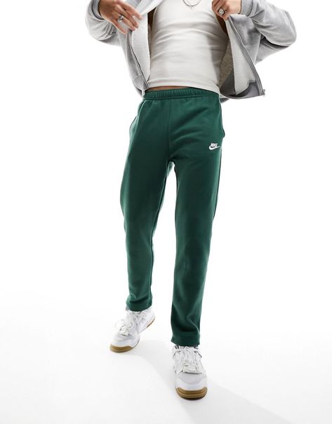 Joggers by Nike Can't go wrong in sweats Elasticized waistband Side pockets Nike embroidery detail Regular, tapered fit Ensemble Nike, Nike Embroidery, Nike Club Fleece, Mode Adidas, Air Max 90s, Logo Nike, Casual Joggers, Fitted Joggers, Adidas Fashion