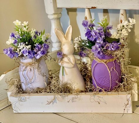 Easter Terrarium, Easter Teens, Centerpieces For Table, Easter Decorating Ideas, Easter Crafts For Adults, Purple Easter, Summer Centerpieces, Easter Decorating, Gorgeous Centerpieces