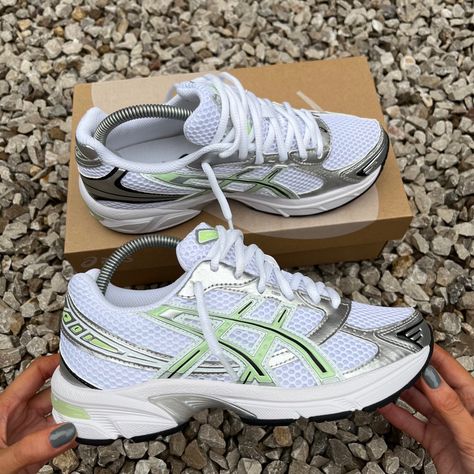 Image: ASICS Women's Sportstyle Gel 1130 Trainers in White and Sage, a stylish and comfortable choice for active lifestyles. Asics 1130 Outfit, Asics Women Outfit, Asics Gel 1130 Outfit, Asics 1130, Asics Shoes Women, Green Asics, Asics Gel 1130, Asics Trainers, Sage Design