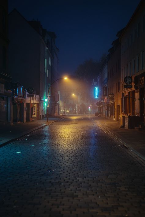 Banksy Artwork, Street Background, Night Street, Night Landscape, Visual Aesthetics, The Fog, Adobe Photoshop Lightroom, Night City, Environment Concept Art