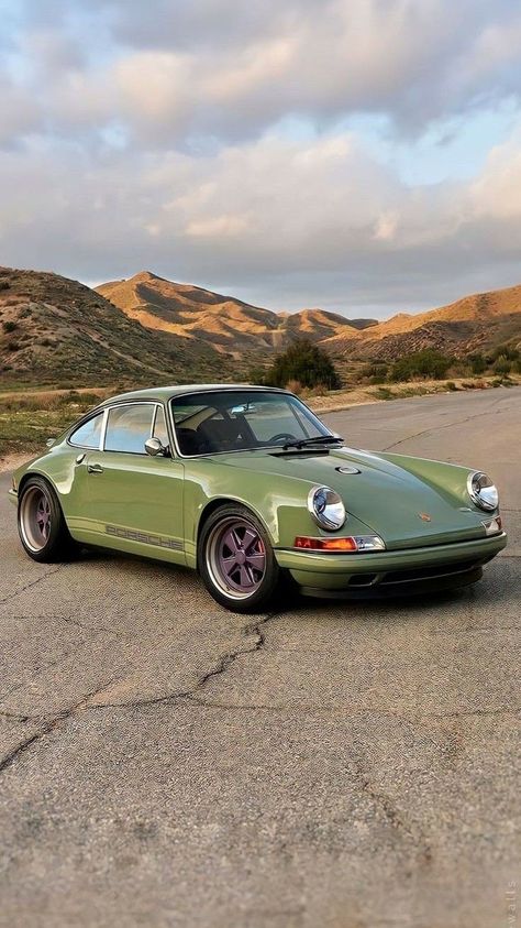 Porche Vintage, Green Porsche, Carros Vintage, Old Vintage Cars, Car Wallpaper, Vintage Porsche, Vintage Muscle, Cars Vintage, Classy Cars