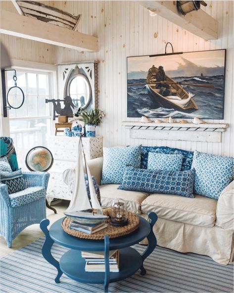 Seaside Cottage Interior, Beach Cottage Style Living Room, Ocean Palette, Coastal Cottage Living Room, Cottage Seaside, Cottage Style Living Room, Deco Marine, Cottage Coastal, Ocean Style