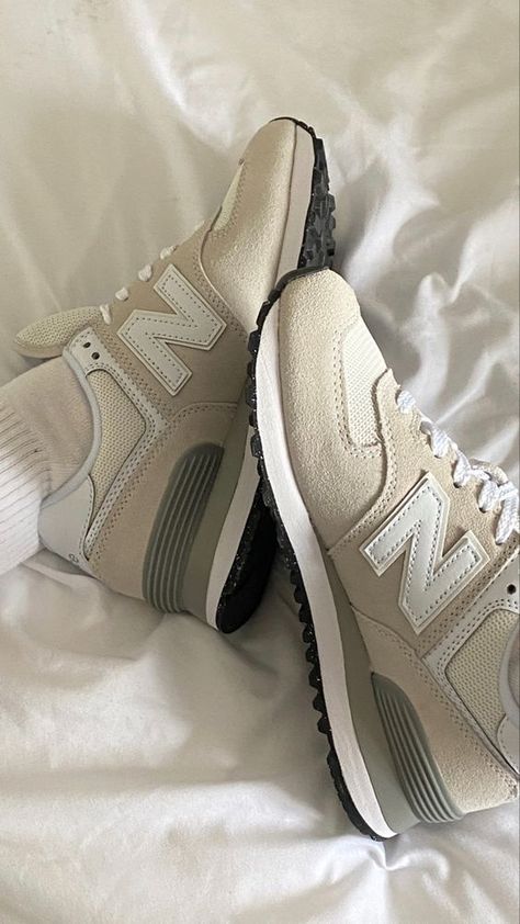 Cutest sneaker shoe for summer, the new balance 574 core nimbus cloud Pink Jordans 4s, New Balance 574 Core, Jordans 4s, Shoe Aesthetic, Nb Shoes, Pink Jordans, Boty Nike, Staple Shoes, New Balance Outfit