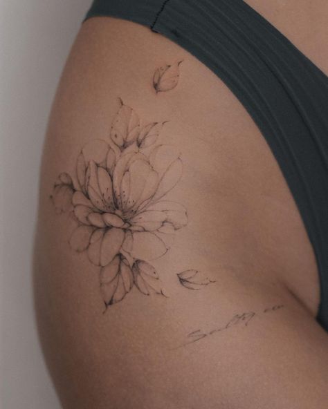 Floral Hip Tattoos Women Small, Thigh Fine Line Tattoo, Lotus Flower Hip Tattoo, Fine Line Cover Up Tattoo, Lily Tattoo Thigh, Side Thigh Tattoos Women Simple, Womens Hip Tattoo Ideas, Side Hip Tattoos Unique, Hip Thigh Tattoos Women