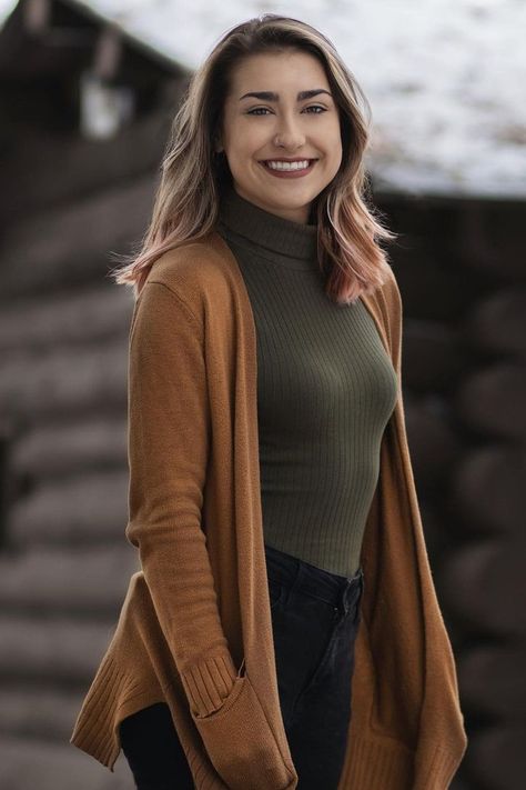 Rust Shirt Outfit Fall, Brown Cardigan Work Outfit, Cardigan Work Outfit Business Casual, Coffee Color Outfit, Outfits With Brown Cardigan, Tan Cardigan Outfit Winter, Brown Cardigan Outfit Fall, Dark Brown Cardigan Outfit, Dark Green Cardigan Outfit