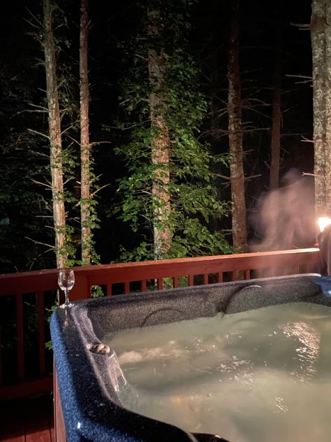 Cozy Hot Tub Aesthetic, Nature, Winter Cabin Hot Tub, Log Cabin Vacation, Hot Tub Winter Aesthetic, Family Christmas Cabin Trip, Cabin Aesthetic Instagram, Gatlinburg Tennessee Cabin Aesthetic, Winter Cabin Birthday Party