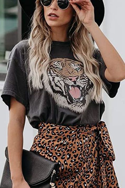 Hippy Grunge, Rock Y2k, Edgy Summer Outfits, Graphic Y2k, Summer Crewneck, Edgy Leather Jacket, Outfits Edgy, Patch Work Blouse, Boho Tunic Tops