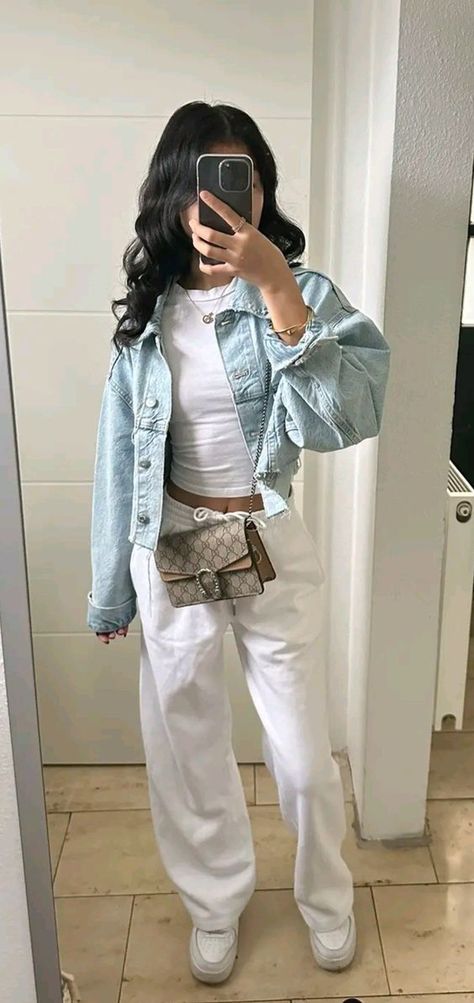 Rate This outfit ideas From ⭐1~10. 
SAVE & FOLLOW i will update everyweek. Zara Style Outfits, Simple Rich Outfit, Summer Zara Outfits, Jean Blanc Outfit, Outfit Pantalon Bleu, Outfit Jean Blanc, Outfit Pantalon Blanc, Outfit Jean Gris, Idee Outfit Ete