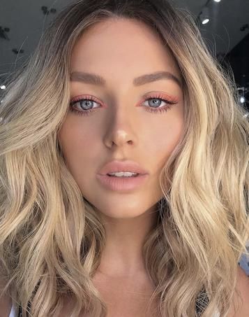 27 Summer Makeup 2024 Trends: Natural Glow to Neon Pop – Get Inspired! Makeup Trends Spring 2024, 2024 Makeup Trends Natural, Makeup Trends Spring/summer 2024, Makeup Summer 2024, 2024 Makeup Trends Summer, Pink Light Makeup, Summer Makeup 2024, 2024 Makeup Trends, Light Pink Makeup Looks