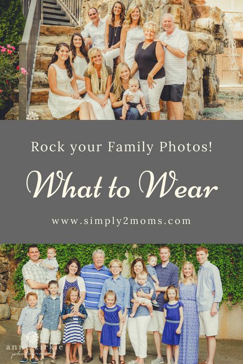 Family Photo Shoots What To Wear, How To Dress For Family Pictures, Large Family Photo Shoot Color Schemes, Family Portrait Outfits Summer Casual, Family Picture Themes Color Schemes, Family Photo Jeans Outfits, Colours For Family Photoshoot, Summer Color Themes For Family Photos, Family Photos Clothing Ideas