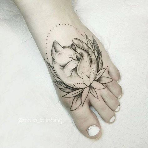 Kitten Lotus Flower . Tiny Tattoo, Cat Tattoos, Kitten Tattoo, Cat Tattoo Simple, Cute Cat Tattoo, Petit Tattoo, Cat Tattoo Designs, Foot Tattoo, Trendy Tattoos