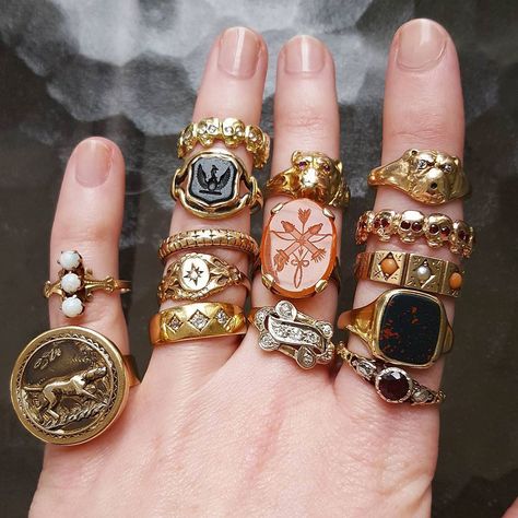LunasAngel♡ Badass Rings, Antique Engagement Ring, Dope Jewelry, Stil Inspiration, 가을 패션, Jewelry Inspo, Dainty Jewelry, Ring Verlobung, Antique Rings