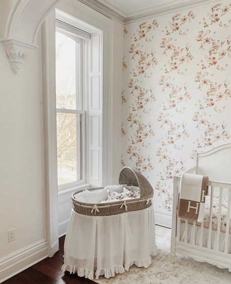 Baby’s nursery Parisian Nursery, Vintage Floral Nursery, Margo And Me, Victorian Nursery, Vintage Girl Nursery, Nursery Layout, Girly Nursery, Nursery Interior Design, Jenny Cipoletti