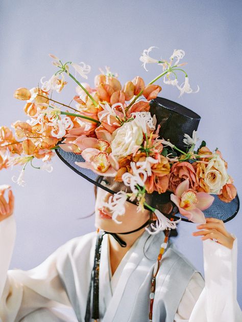 Korean Traditional Aesthetic, Korean Wedding Traditions, Korean Traditional Wedding, Korean Fashion Aesthetic, Korean Flower, Korean Traditional Dress, Inspiration Images, Wedding Traditions, Korean Wedding