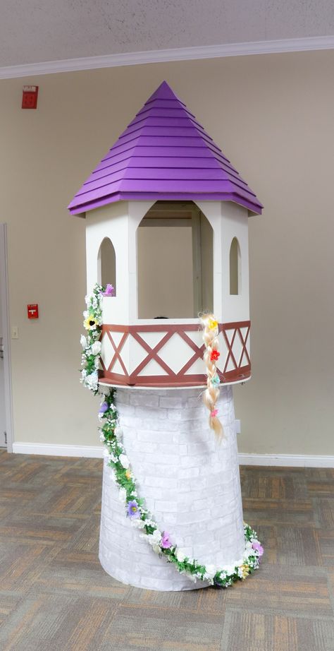 Rapunzel Castle Diy Tangled Tower, Tangled Tower Diy, Tangled Photo Backdrop, Disney Prom Themes Decoration, Tangled Decorations Diy, Rapunzel Diy Decorations, Rapunzel Birthday Party Decorations Diy, Tangled Photo Booth, Diy Princess Castle Backdrop