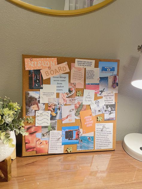 Vision Board Cork Board Ideas, Desk Bulletin Board Ideas Office Decor, Vision Board On Bulletin Board, Pin Board Inspo Aesthetic, Photo Wall Bulletin Board, Vision Board In Room Ideas, Cork Board Vision Boards, Cool Vision Boards, Corkboard Vision Board Ideas