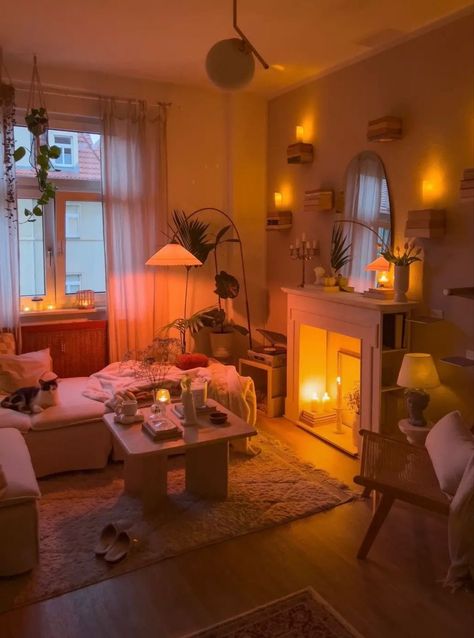 Interesting House Ideas, Alternative Lighting Living Room, Clean Cozy Aesthetic, Mediterranean Apartment Aesthetic, Modern Warm Apartment Aesthetic, Cozy Room Lighting, Fall Apartment Aesthetic, Cozy Organic Modern, Warm Cozy Room Aesthetic