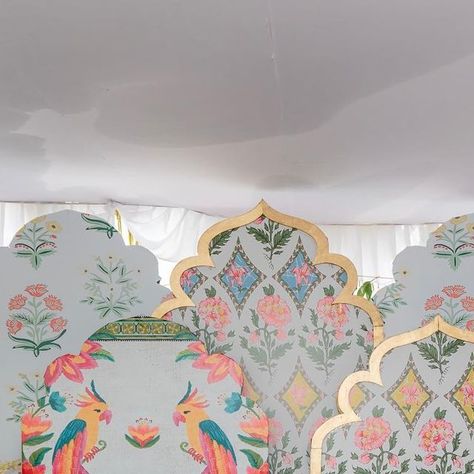 Akheera Events by Deepti Goutham on Instagram: "Embracing the printed arched prints inspired from traditional jaipur+pichwai gathered around with pastel flowers 🌸   Designed and curated by @akheera_events  #akheeraevents #printedbackdrop" Wedding Welcome Boards, Indian Art Background, Pichwai Decor, Ramadhan Decor, Weddings 2024, Wedding Welcome Board, Angled Bob Hairstyles, Fabric Print Design, Ethnic Motifs