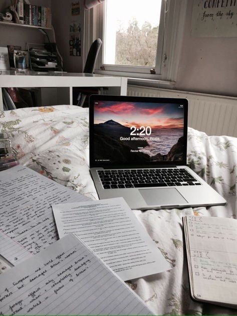 studyy #study #school #university #college #notes #class #studynotes #tips #studytips #aesthetic #insat #inspo #cute #pastel Productive Life Aesthetic, Romanticize Study, Productive Motivation, Romanticizing College, Romanticizing Studying, Romanticize Studying, Productive Study, College Studying, Studera Motivation