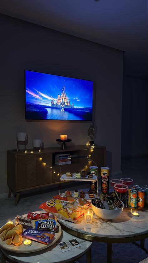 Movie Night Aesthetic At Home, Couples At Movie Theatre, Film Night At Home, Home Movie Date Aesthetic, Movie Night Set Up Living Rooms, Movie Night Set Up, Movie Night Disney, Romantic Home Dates, Indoor Movie Night