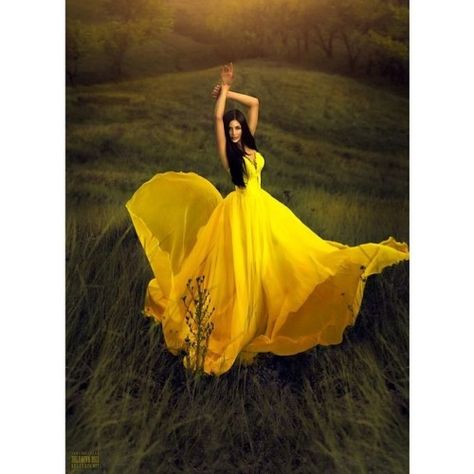 Mode Glamour, Evening Dress Long, A Line Prom Dresses, Beauty And Fashion, 인물 사진, Mellow Yellow, Gorgeous Gowns, Beautiful Gowns, Fancy Dresses