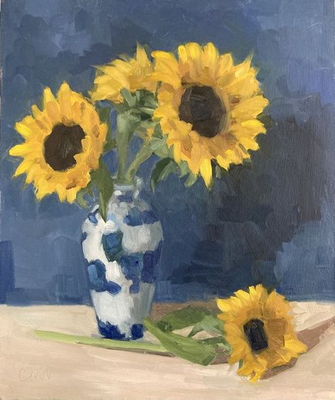Oil painting, still life painting, alla prima, daily painting, sunflowers, flowers, vase, botanical painting, blue and white vase, patterns Sunflower Still Life Painting, Still Life Painting For Beginners, Vase Painting Ideas Aesthetic, Flowers In Vase Painting Acrylic Easy, Flowers Vase Painting, Sunflower Vase Painting, Flower Vase Painting Acrylic, Reference Still Life, Flowers Vase Drawing