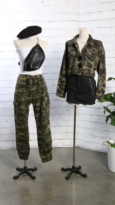 halloween costumes, last minute costumes, army costume diy, military general costume, solider costumes, halloween fashion, halloween outfits Solider Outfit For Women, Jumanji Inspired Outfits, Army Outfits For Women Military Style, Army Look Women Outfits, Diy Army Costume, Diy Soldier Costume, Army Clothes For Women, Soldier Costume Women, Army Costume Women