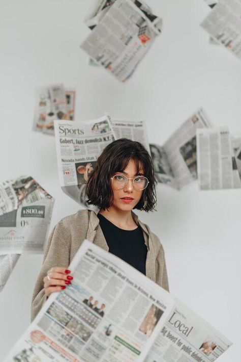 Self Portrait Photography, Newspaper Photo, Newborn Photography Poses, Concept Photography, Creative Photoshoot Ideas, Studio Foto, Photography Inspiration Portrait, Creative Portrait Photography, Portrait Photoshoot