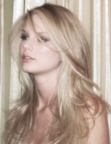 Young Taylor Swift, Taylor Swift Cute, Taylor Swift Hot, Estilo Taylor Swift, 2000s Aesthetic, Long Live Taylor Swift, Taylor Swift Songs, Live Taylor, Taylor Swift Style