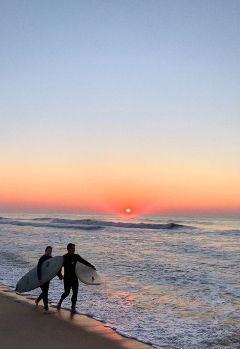 surfer, surfing, couples, beach couple, holding hands, relationship, sunrise, the beach, ocean, waves, sun Beach Aesthetic Surfing, Ocean Surfing Aesthetic, Relationship Beach Aesthetic, Surfer Relationship Aesthetic, Aesthetic Couple Travel, Surfing Aesthetic Couple, Surf Vision Board, Surf Trip Aesthetic, Surfing Beach Aesthetic