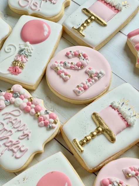 Royal Icing Cookies Ideas Design, 21st Birthday Biscuits, Name Royal Icing Cookies, Iced Cookies Ideas Birthday, Cake Cookies Decorated Birthday, 21 Cookies Decorated, Grad Cakes Simple, Birthday Cookie Design Ideas, Pink Cookies Decorated Birthday