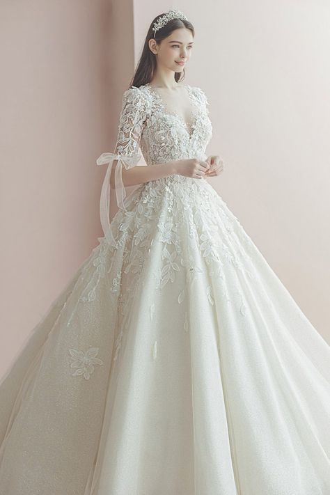 15 Statement Princess Wedding Dresses Fit For A Modern Regal Bride - Praise Wedding Wedding Dresses Korean Style, Korean Wedding Dresses, Regal Bride, Wedding Dresses Korean, Wedding Dresses Fit, Korean Wedding Dress, Vintage Wedding Gown, Princess Wedding Gown, Bridal Gown Styles