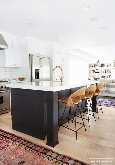 //black kitchen island Black Island, Black Kitchen Island, California Bungalow, White Kitchen Design, Kitchen Farmhouse, Cabinets Kitchen, A Rug, Kitchen Trends, Kitchen Cabinetry