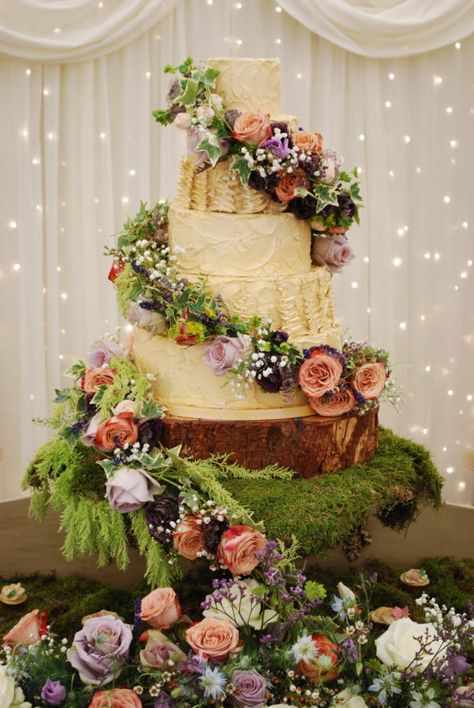 The Enchanted Cake by Emma Stewart - http://cakesdecor.com/cakes/206808-the-enchanted-cake Enchanted Cake, Enchanted Forest Cake, Gardening Cake, Peter Pan Wedding, Enchanted Forest Quinceanera Theme, Enchanted Forest Quinceanera, Quince Cakes, Quince Cake, Quince Themes