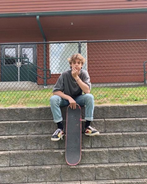 #skate #skater #skateboard #skateboarding #aesthetic #vibes #boy #grunge #photoshoot #poses Skater Boy Style, Jason Waud, Skate Boy, Skater Boi, Skate Aesthetic, Skater Vibes, Skateboard Aesthetic, Surfer Boys, Guy Fits