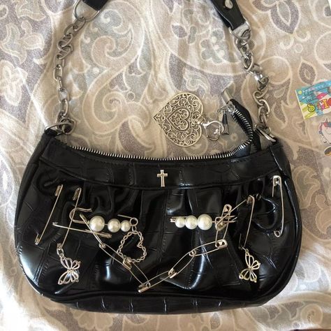 Gothic Bags Handbags, Goth Bags Handbags, Goth School Bag, Goth Bag Diy, Alt Purse, Grunge Handbag, Diy Goth Accessories, Emo Bag, Grunge Bags