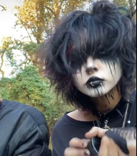 Half Black Half White Hair Short, Emo Outfits Casual, Cute Alternative Nails, Short Painting Ideas, Vomitboyx Haircut, Dark Alt Makeup, Goth Corpse Paint, Vomitboy Hair, Alternative Makeup Goth