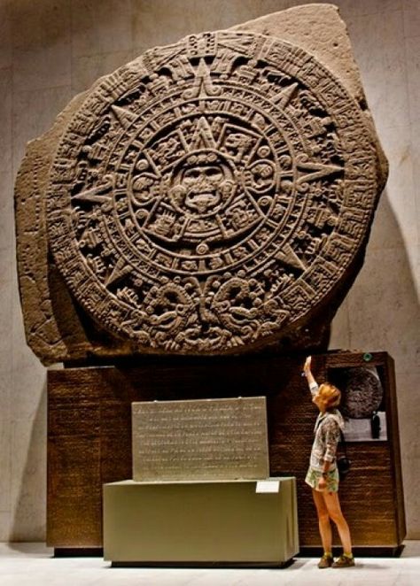 Mayan Calendar Ancient Mayan Architecture, Writing Calendar, Mayan Numbers, Ceramic Totems, Mayan Architecture, Aztec Temple, Mayan Civilization, Mayan People, Ancient Sumerian