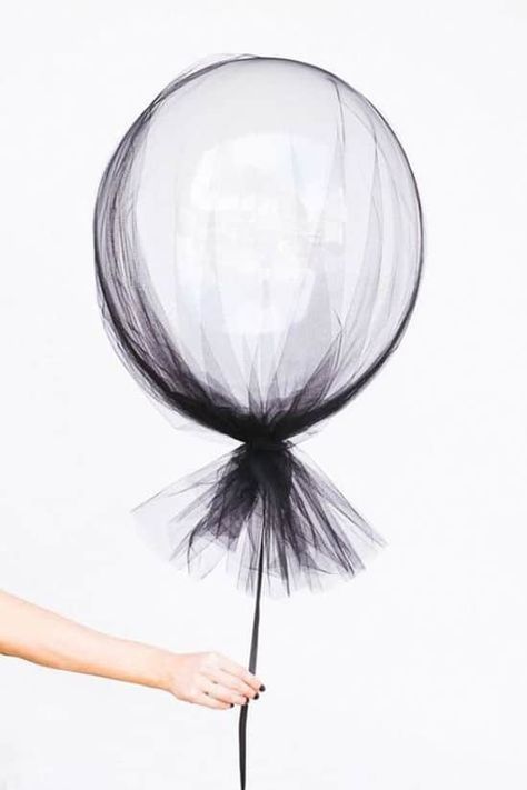 Baby Shower Balloons - An Easy & Cost Effective Way To Create A Fabulous Baby Shower - Tulamama Addams Family Theme Party, Classy Halloween Party, Funeral Party, 30th Birthday Themes, 30th Bday Party, Classy Halloween, 30th Party, 30th Bday, Halloween Tattoo