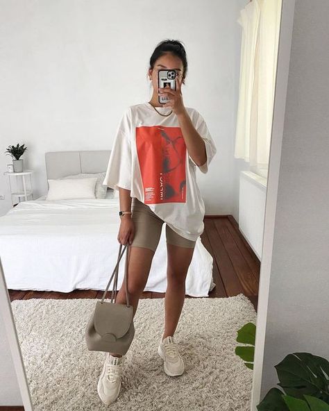 33 Cute Summer Camping Outfits for Women to Try in 2022 Outfit Ideas For Florida In February, 28 Year Old Outfits, Causal Club Outfits, Theme Park Outfits Summer Plus Size, Casual Coffee Date Outfit Spring, Outfit Ideas Gen Z, Casual Cute Spring Outfits, 70 Degree Outfit, Everyday Fashion Outfits Casual