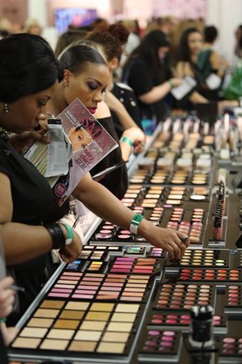 The Makeup Show NYC is now officially one week away! Get your advanced tickets today to the largest pro makeup event in the US! Are you ready? Makeup Artist Kit Essentials, Make Up Factory, Make Up Kits, Make-up Kit, Camouflage Makeup, Professional Makeup Kit, Makeup Artist Kit, Freelance Makeup Artist, Makeup Artist Business