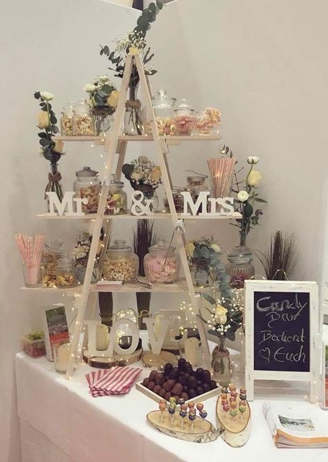 Vintage Wedding Candy Bar, Vintage Candy Bars, Homemade Fashion, Dresses Art, Love Script, Candy Bar Wedding, Balloons Party, Wedding Dessert Table, Candy Table