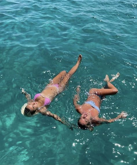 swimming aesthetic Foto Best Friend, Drømme Liv, Summer Goals, Summer Friends, Summer Bucket, Summer Feeling, Summer Dream, European Summer, Summer Photos