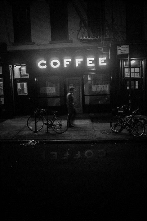 Late night coffee Tumblr, Late Night Coffee, Night Coffee, Coffee Talk, Coffee Culture, Coffee Signs, I Love Coffee, Bw Photo, Coffee Love