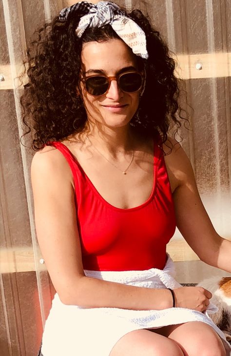 Jenny Slate Comedians, Comedian Headshots, Jenny Slate, Clear Winter, Silver Screen, North Star, Sunglasses Women, Hollywood, Screen