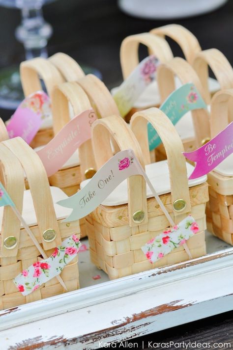 Picnic Themed Parties, New York Central Park, Birthday Party At Park, Basket Picnic, Picnic Box, Picnic Birthday Party, Kids Picnic, Picnic Theme, Park Birthday