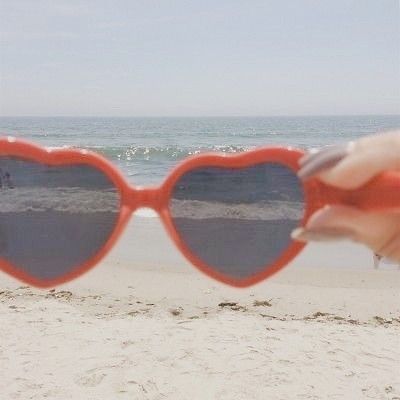 Vintage Americana Aesthetic, Dani California, Lana Del Rey Albums, Americana Aesthetic, High By The Beach, Lana Del Rey Vinyl, Fotografi Vintage, Shaped Sunglasses, Cherry Cola